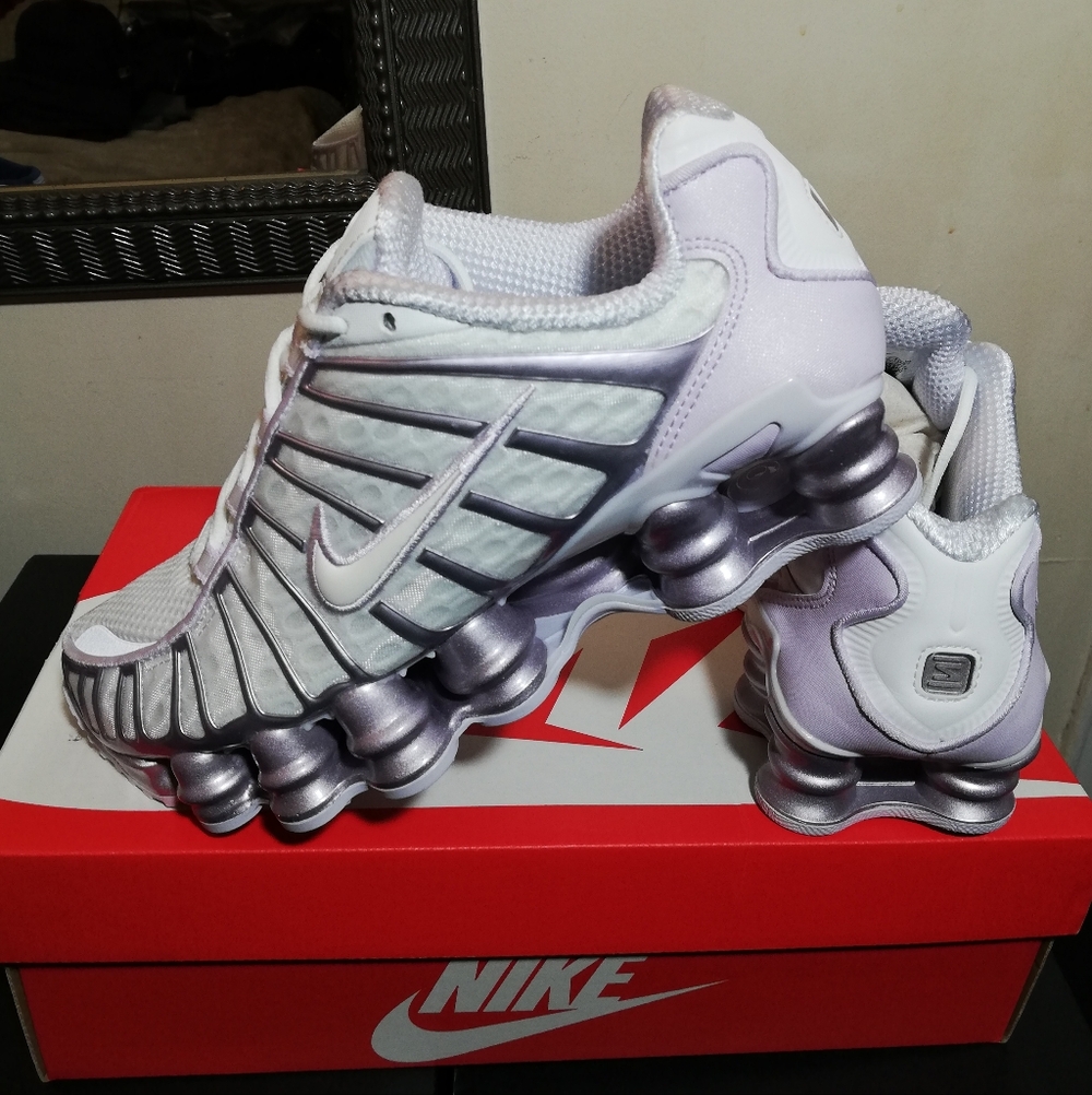 NIKE SHOX TL PREMIUM EDITION WOMEN US SIZE 8.5 BEAND NEW IN BOX